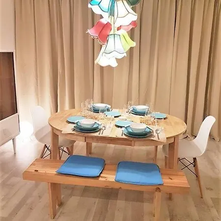 Clara & Ana's Loft شقة *